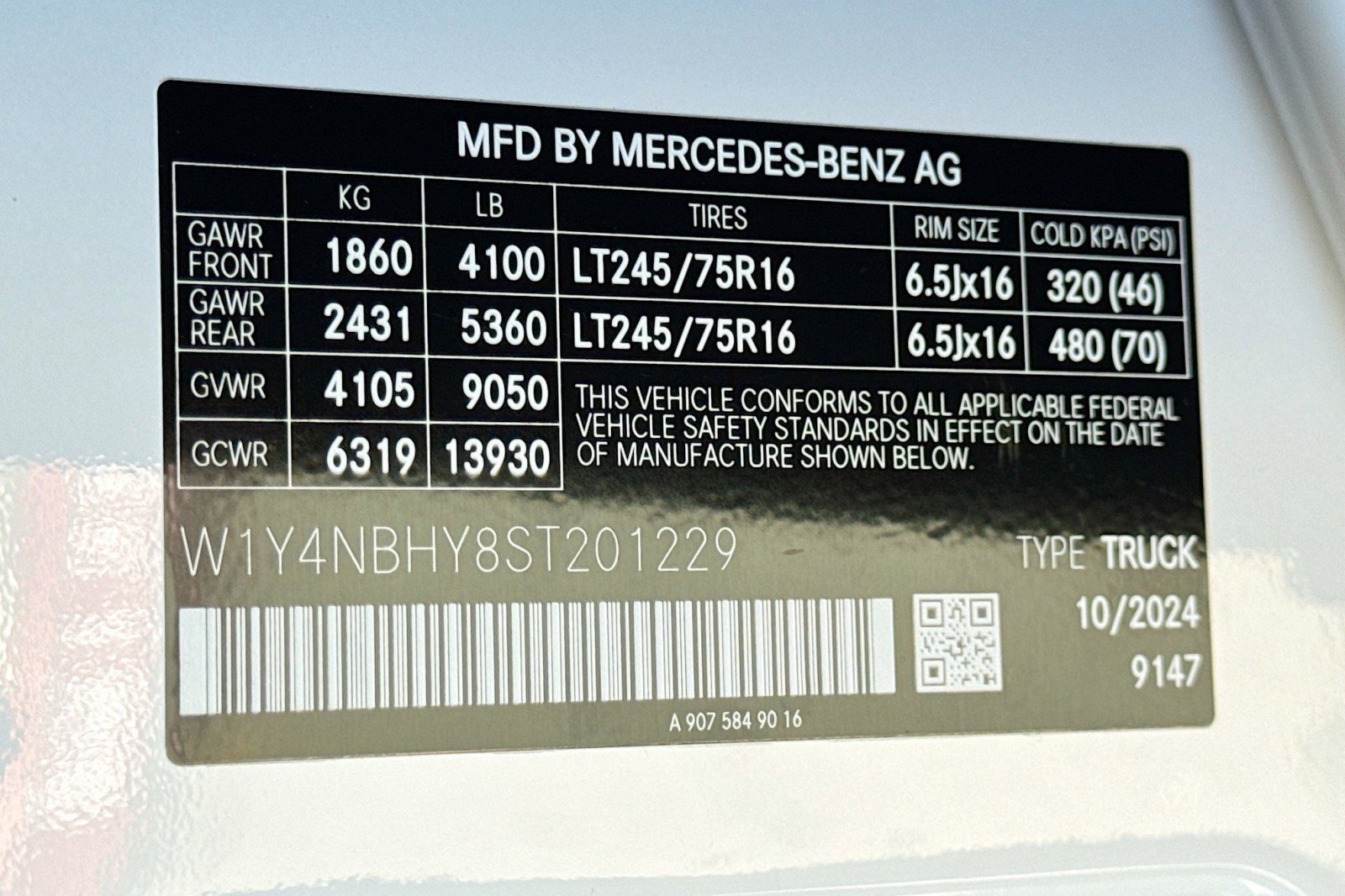 Used 2025 Mercedes-Benz Sprinter 2500 image 25