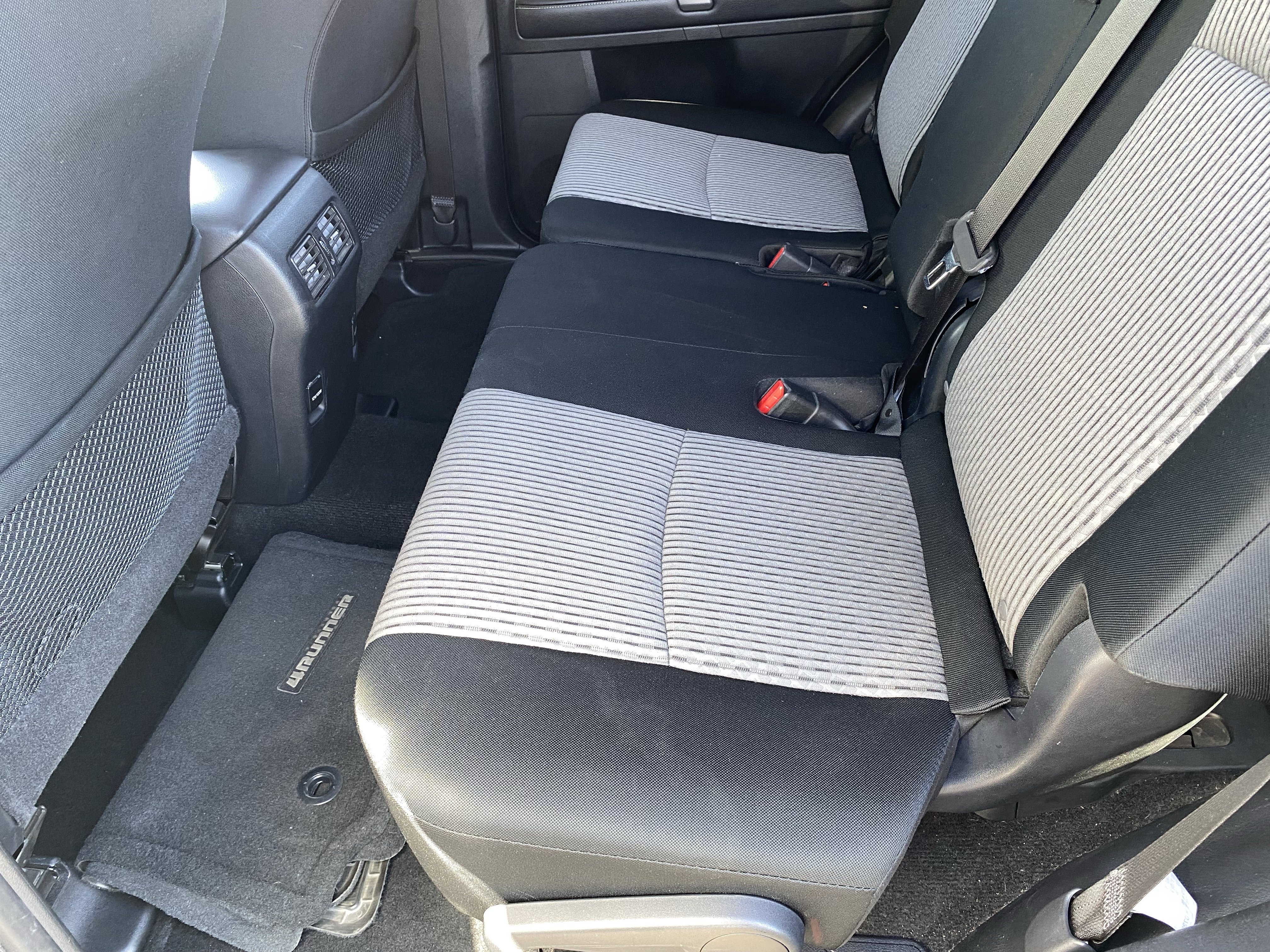 Used 2019 Toyota 4Runner SR5 AWD/4WD image 18