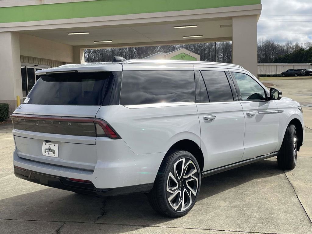 New 2026 Lincoln Navigator L Reserve image 3