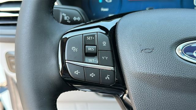 New 2025 Ford Escape SE w/ PHEV Premium Package FWD image 24
