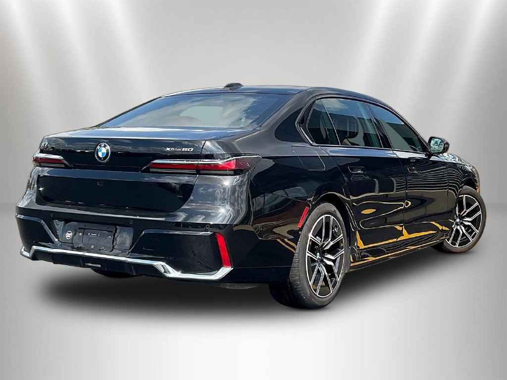 Used 2024 BMW i7 xDrive60 AWD/4WD image 6