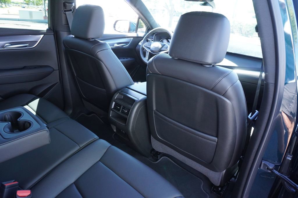 Certified 2025 Cadillac XT5 Luxury image 10