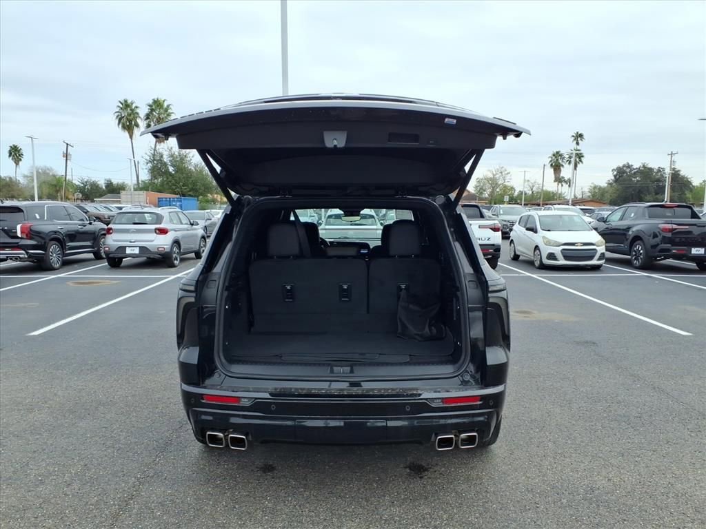 Used 2024 Chevrolet Traverse RS image 20