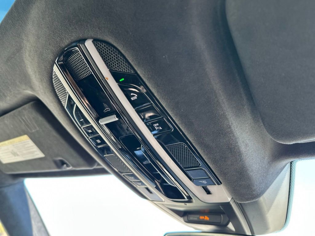 Used 2022 Porsche Cayenne GTS image 27