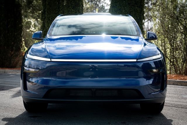 Used 2026 Tesla Model Y Long Range image 17