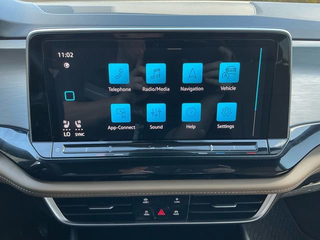 Used 2024 Volkswagen Atlas Cross Sport SE image 24