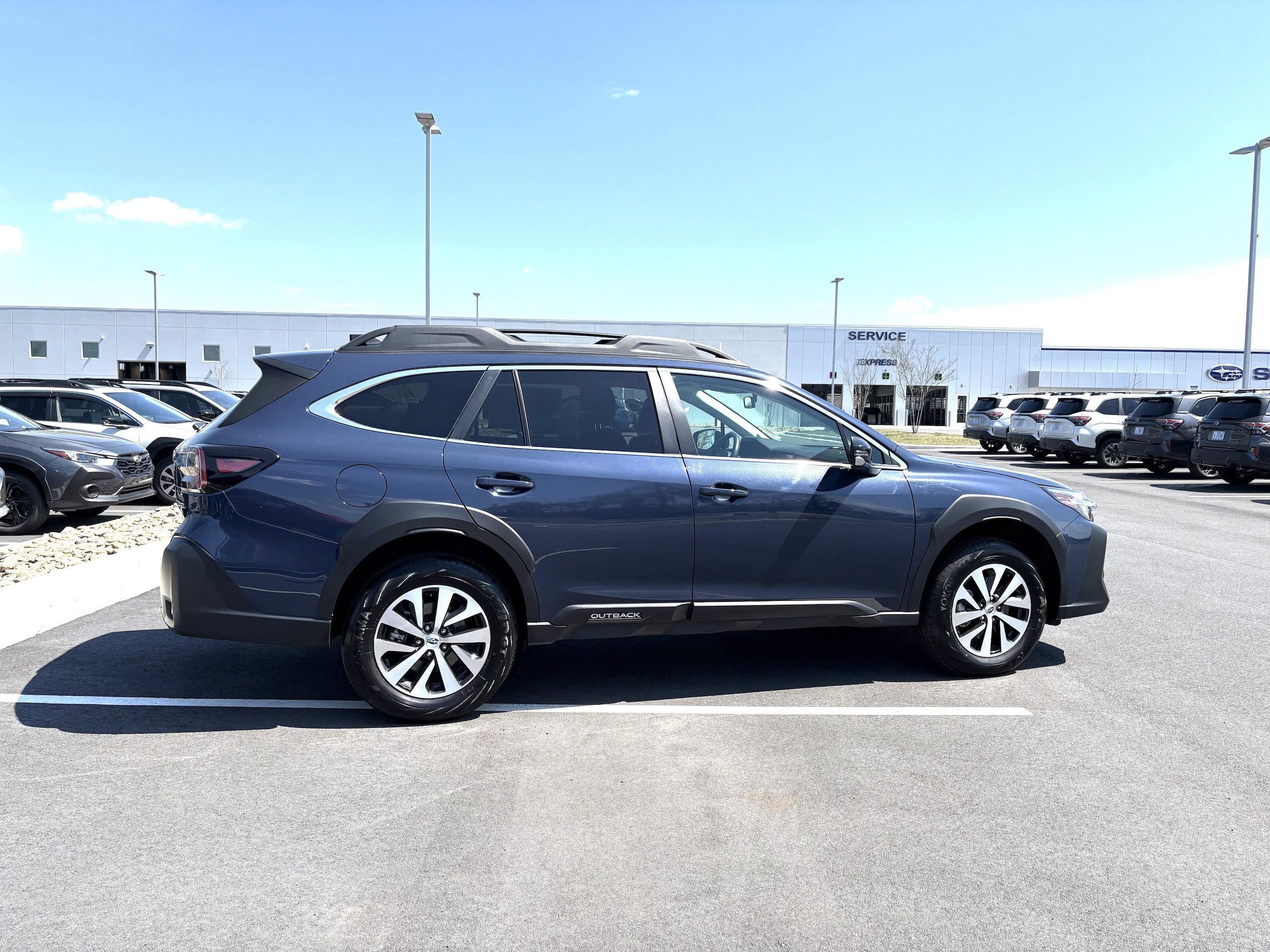 Certified 2025 Subaru Outback Premium image 8