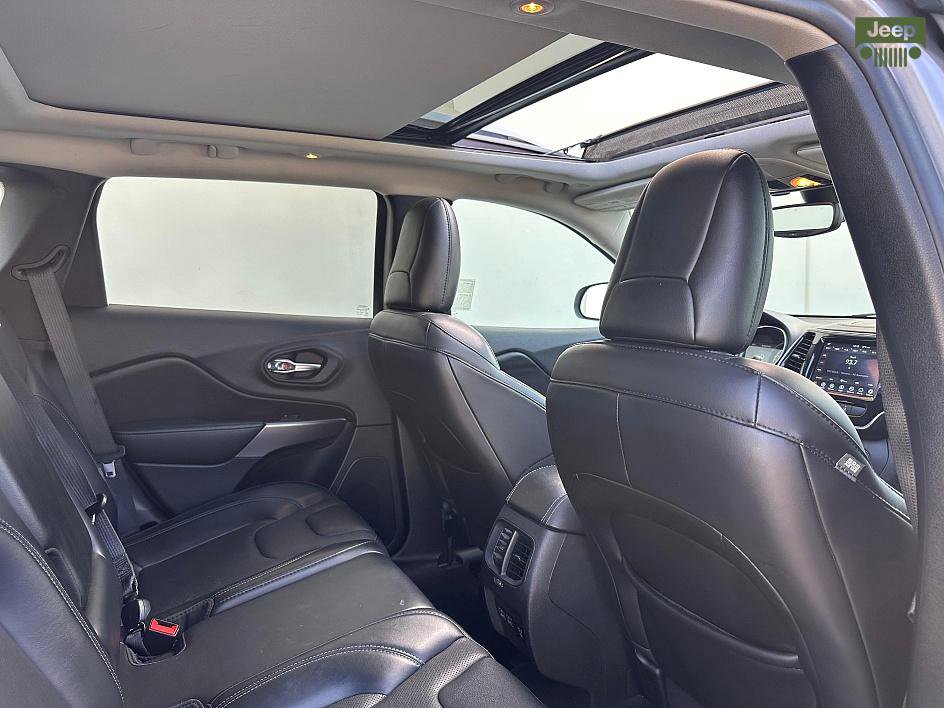 Used 2021 Jeep Cherokee Limited image 19