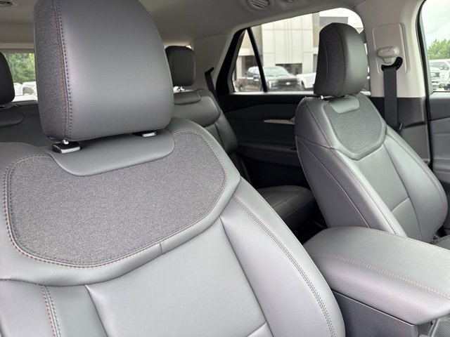 New 2025 Ford Explorer Active w/ Active Comfort Package image 16