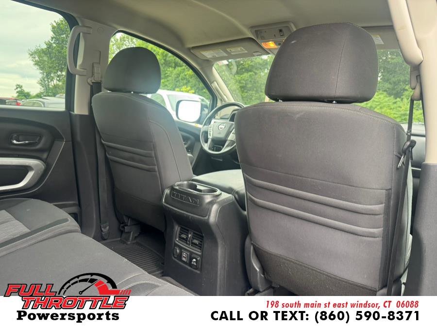 Used 2021 Nissan Titan SV w/ SV Convenience Package image 17
