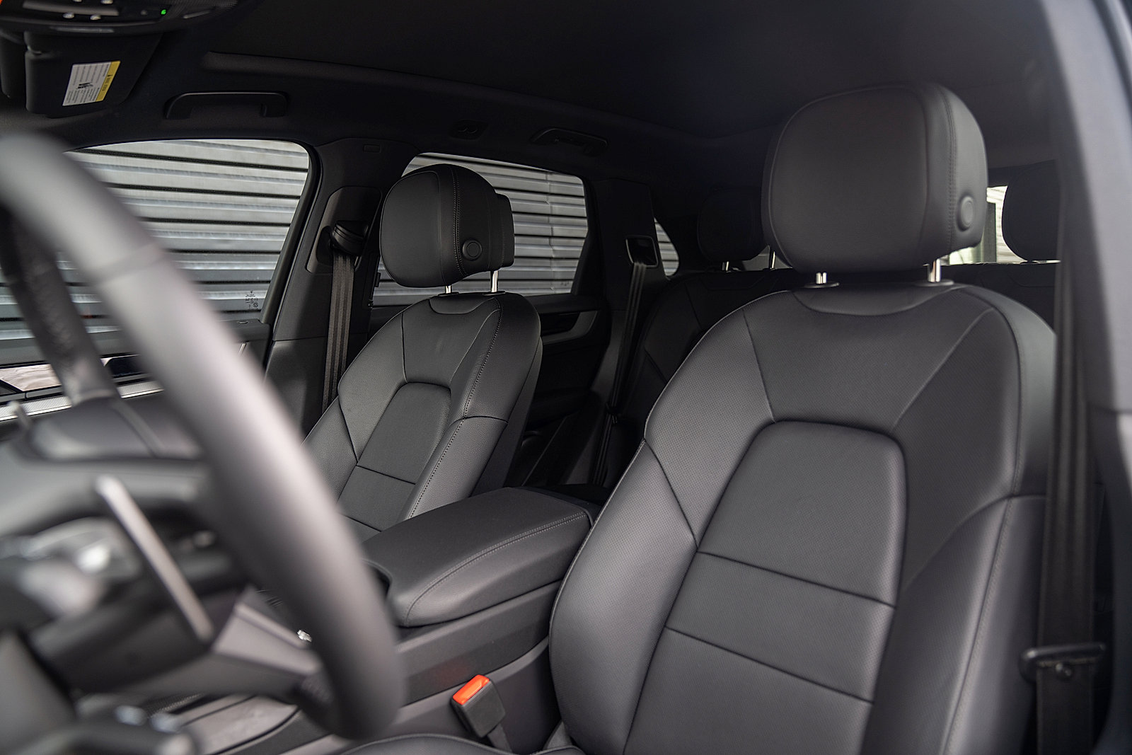 Certified 2025 Porsche Cayenne image 5