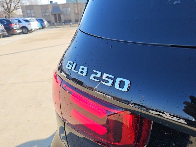 Certified 2025 Mercedes-Benz GLB 250 4MATIC image 6
