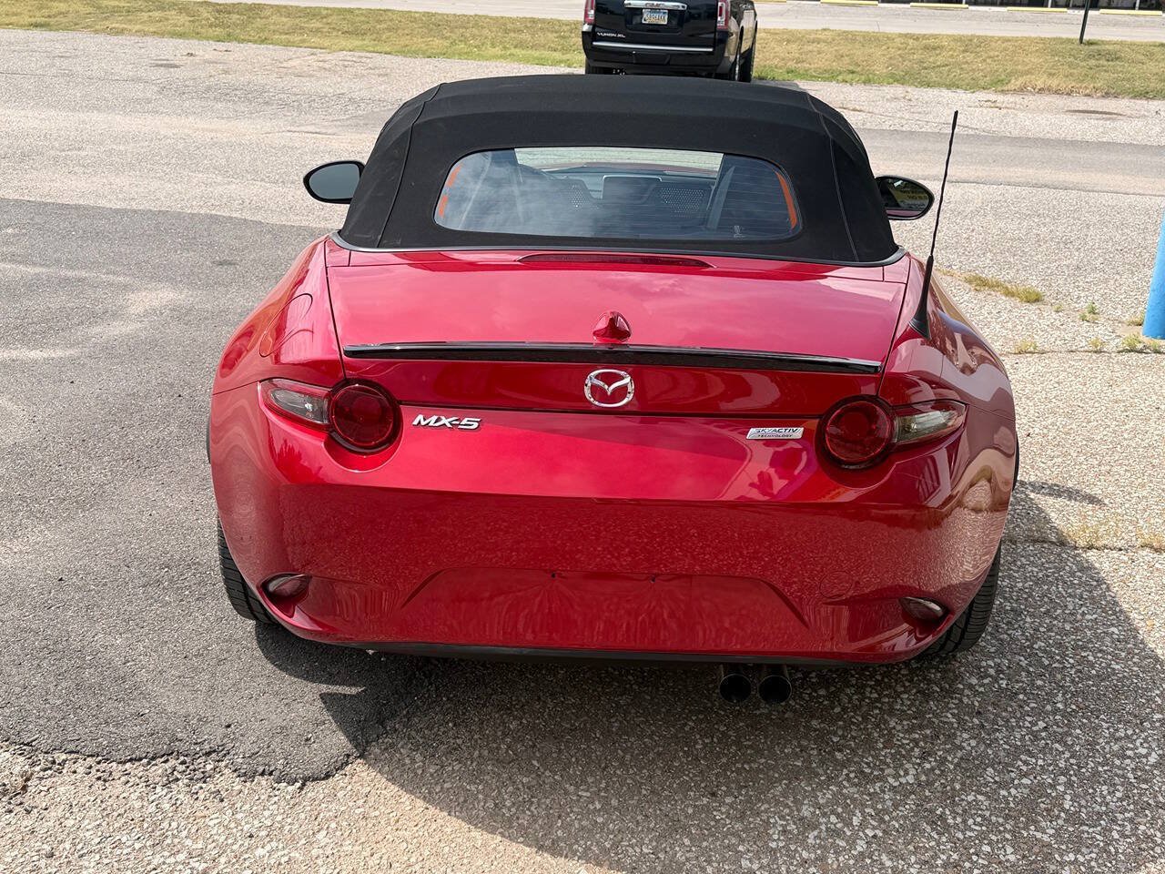 Used 2016 MAZDA MX-5 Miata Club RWD image 8