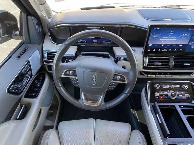 Used 2024 Lincoln Navigator L Reserve image 16