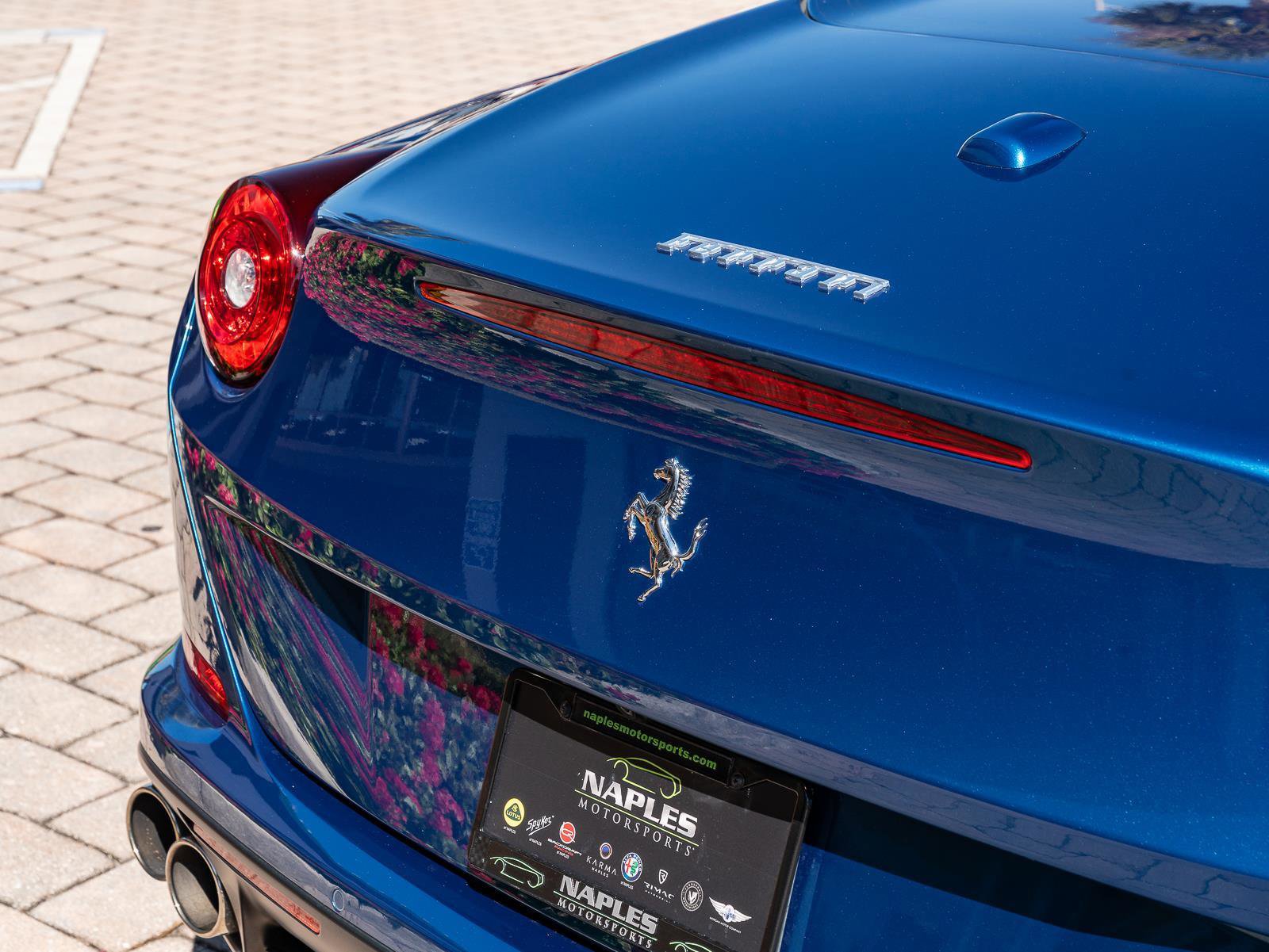 Used 2016 Ferrari California T image 17