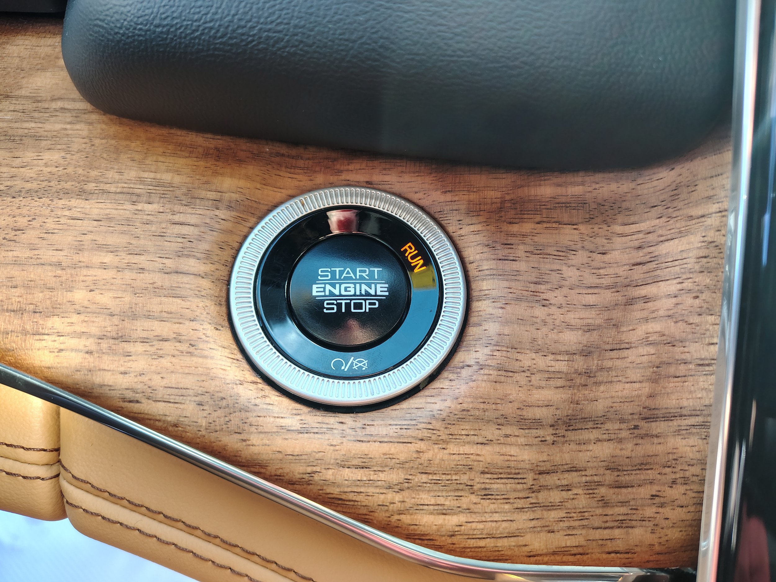 Certified 2025 Jeep Grand Cherokee L Summit AWD/4WD image 38