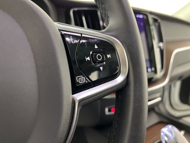 Used 2023 Volvo XC60 B5 Ultimate w/ Climate Package image 21