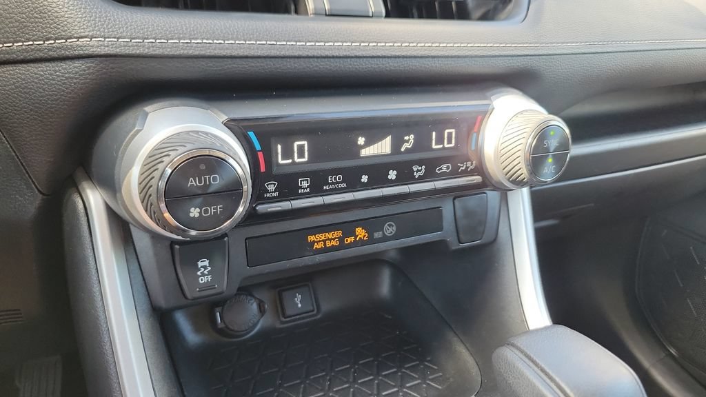 Certified 2020 Toyota RAV4 LE AWD/4WD image 18
