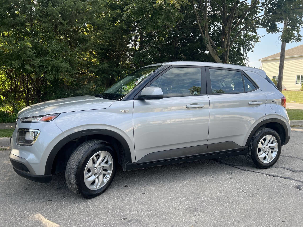 Used 2020 Hyundai Venue SE image 9