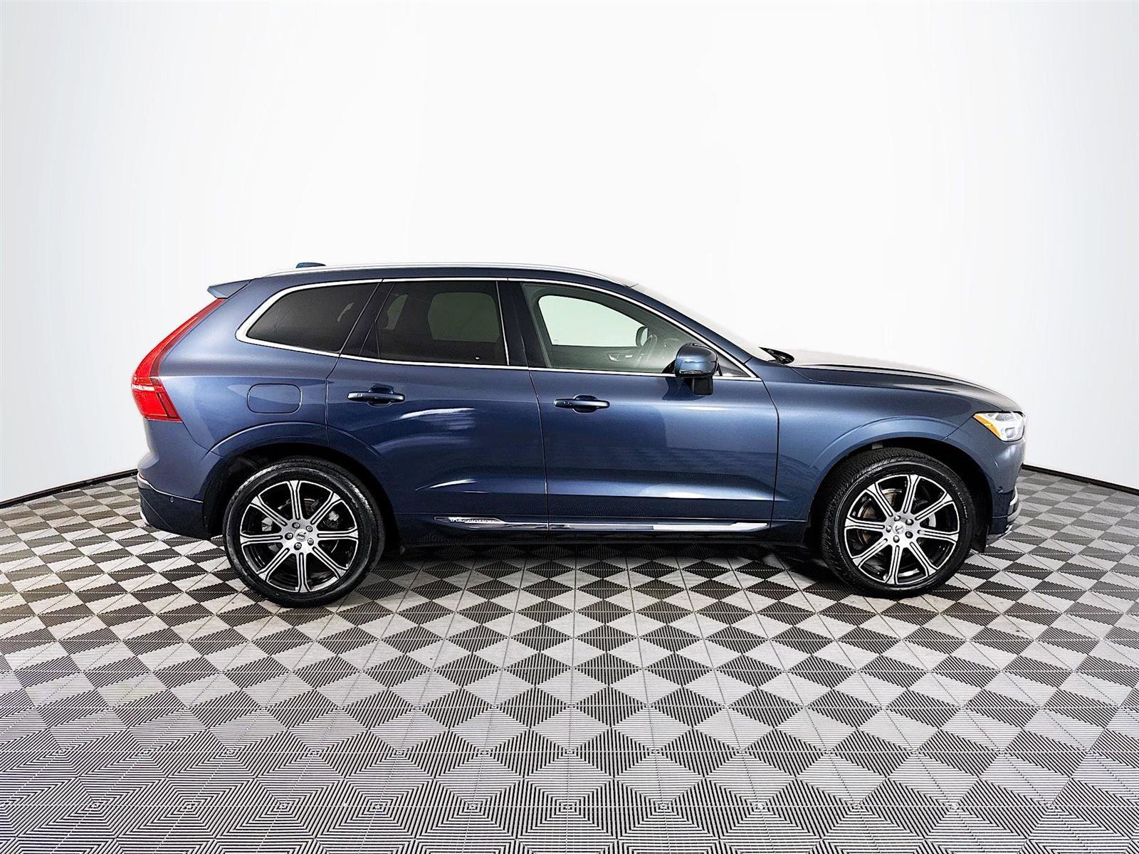 Used 2019 Volvo XC60 T5 Inscription image 5