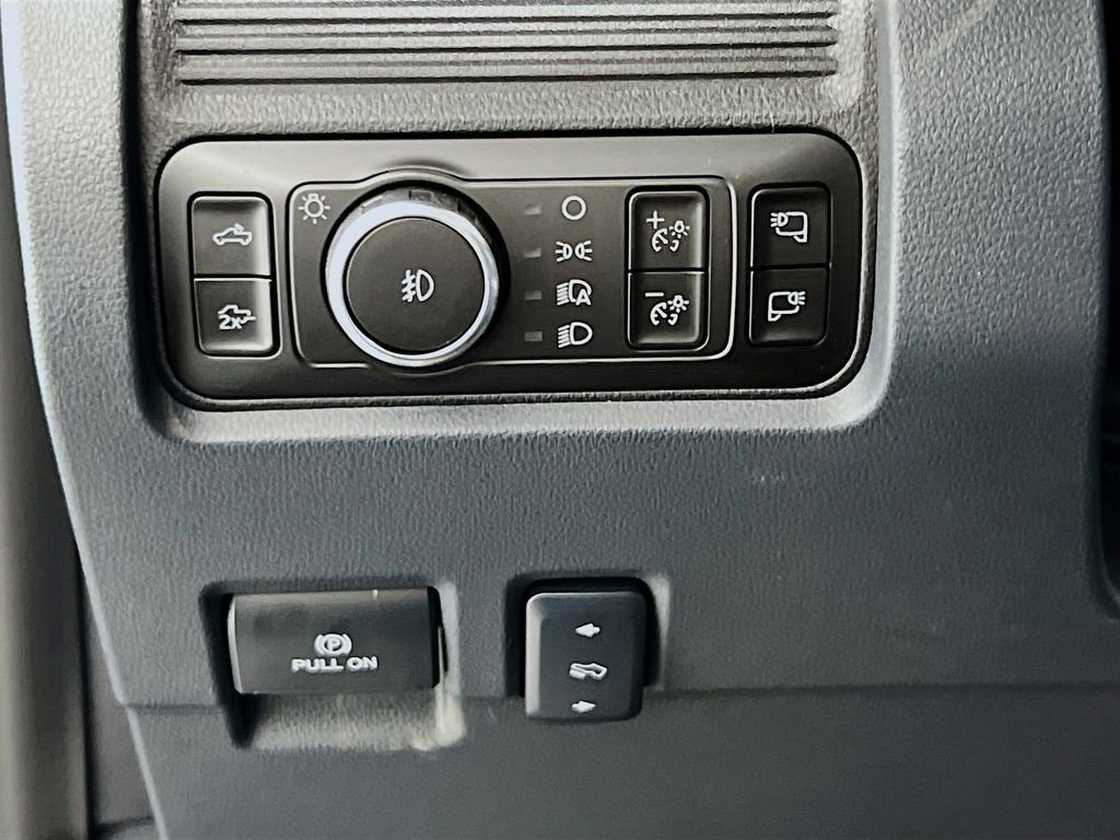 New 2026 Ford F350 Lariat w/ Black Appearance Package image 19