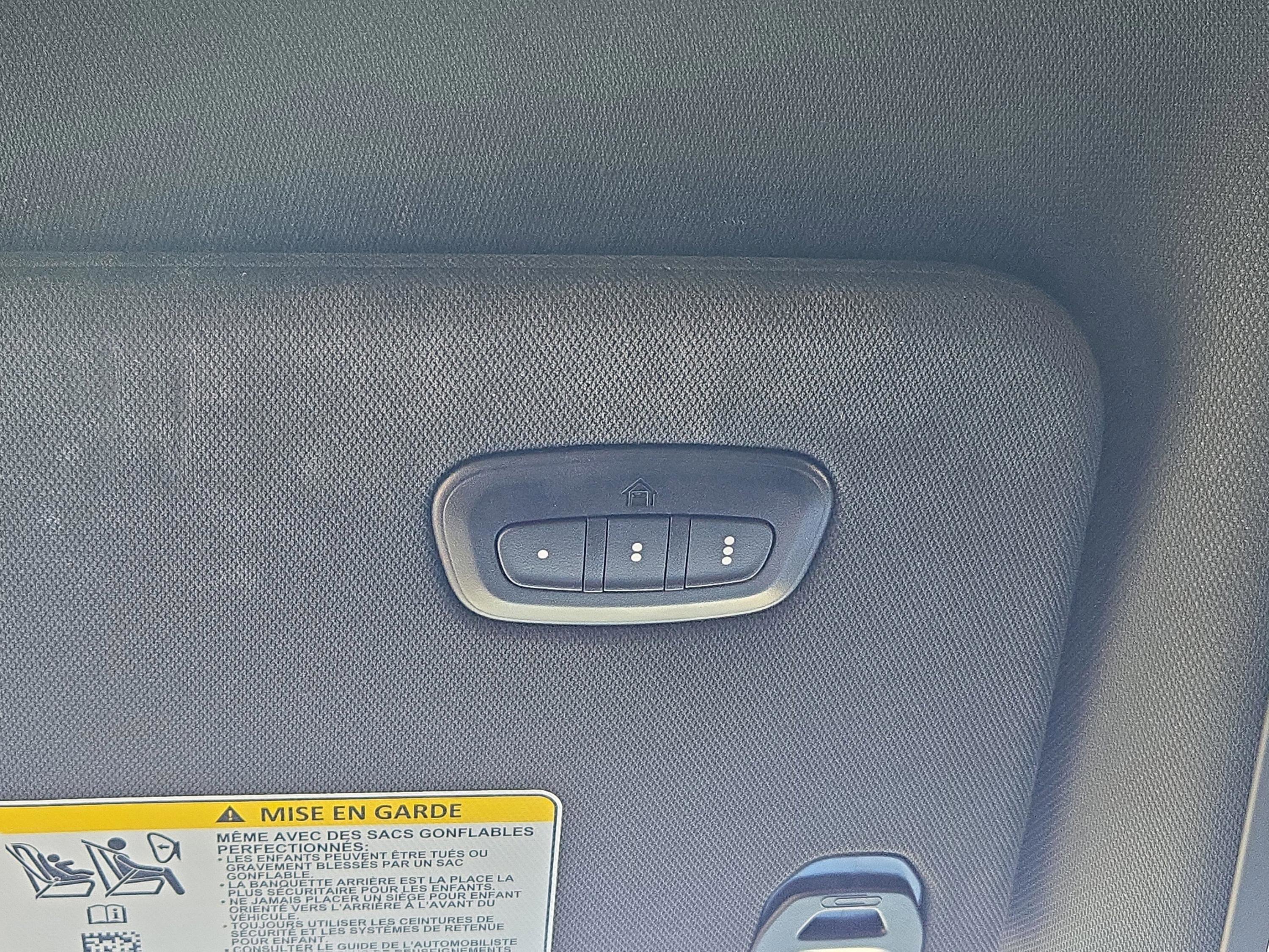 Used 2023 Jeep Wagoneer 4WD w/ Premium Group I image 34