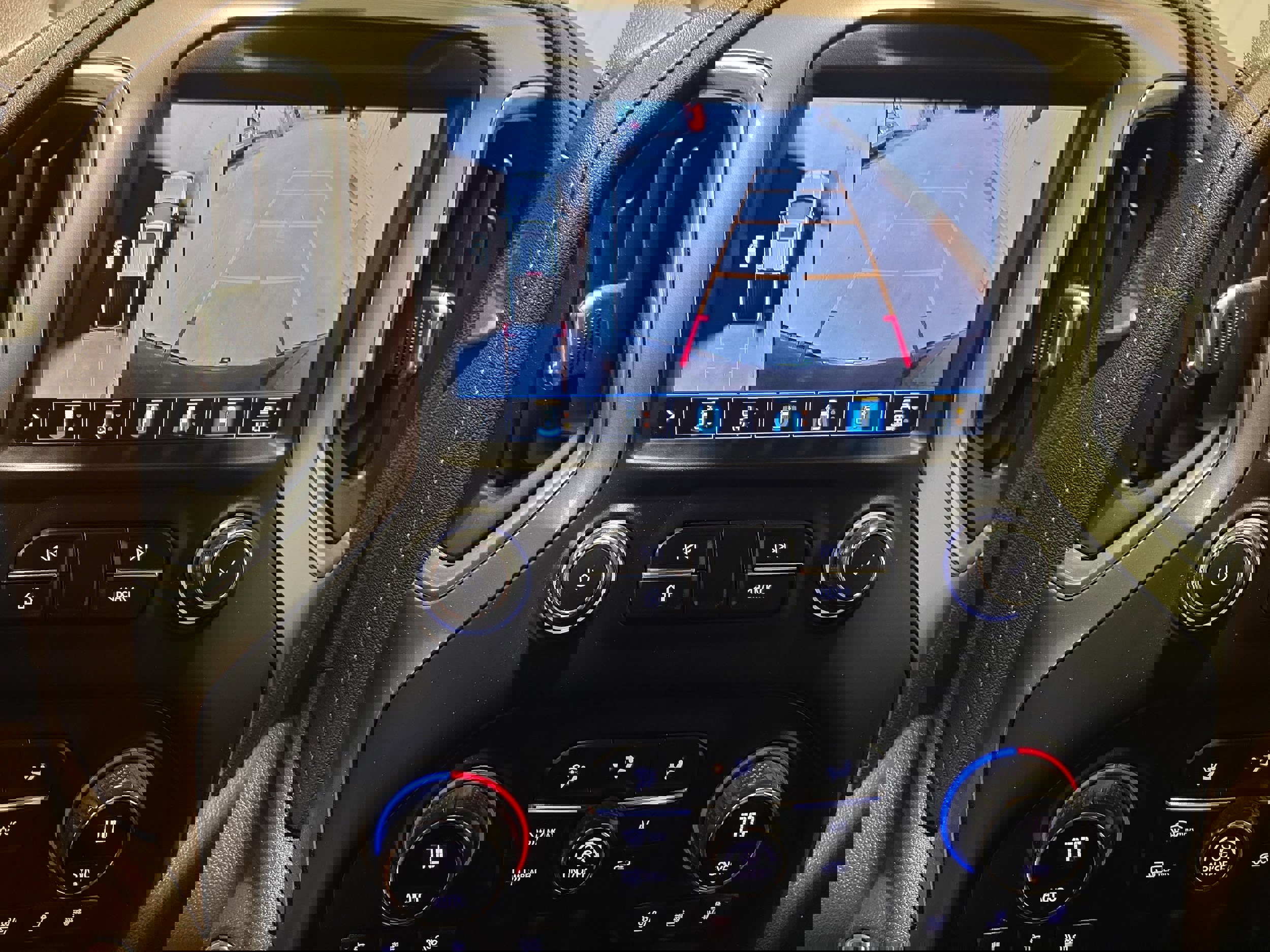 Used 2020 Chevrolet Silverado 1500 LTZ w/ LTZ Premium Package image 19