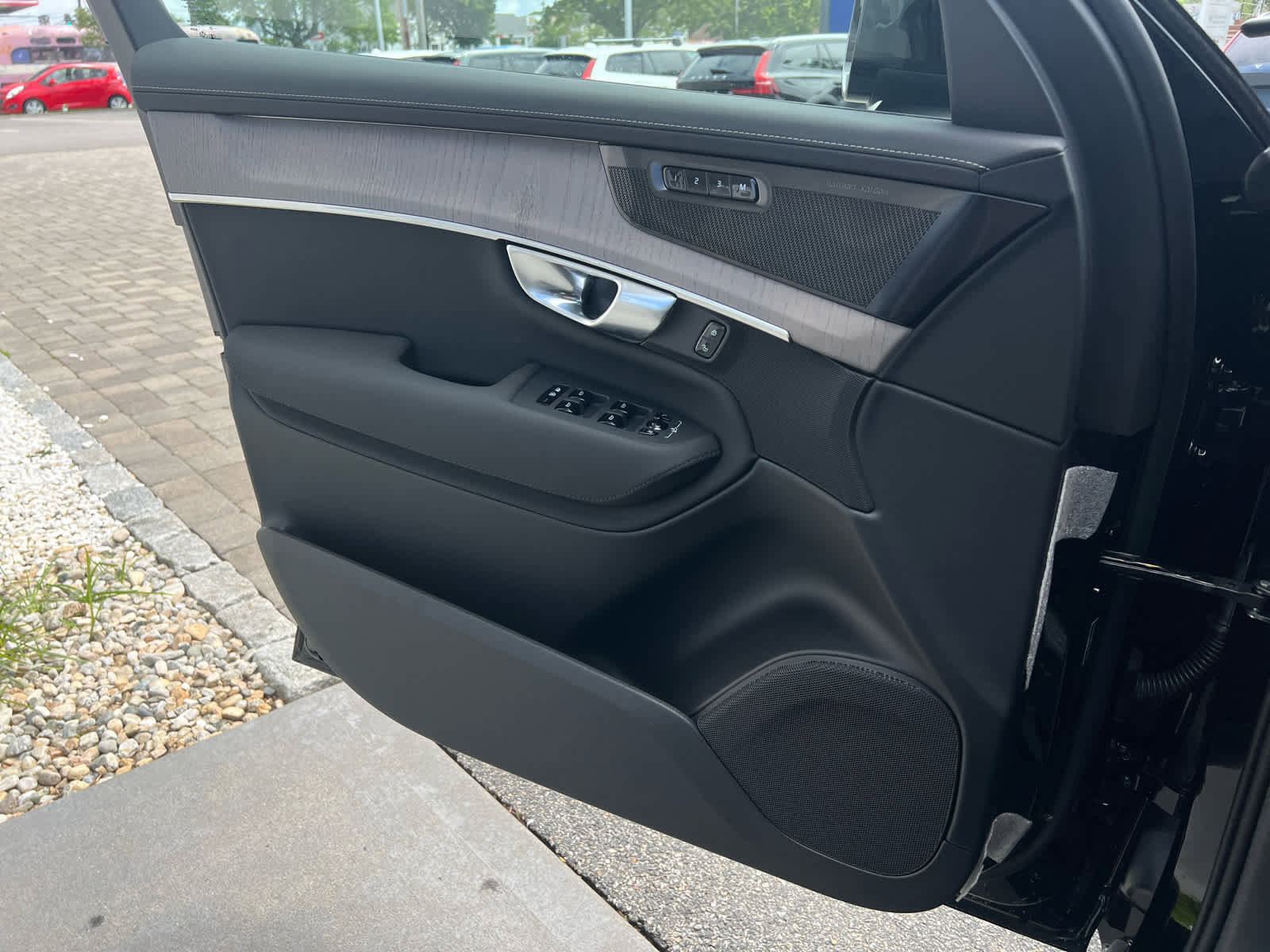 New 2026 Volvo XC90 B6 Ultra w/ Protection Package Premier image 14
