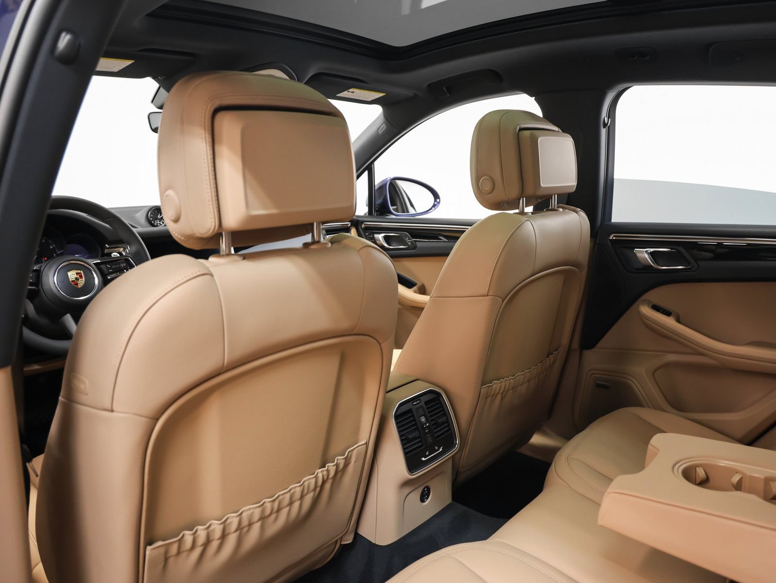 Certified 2026 Porsche Macan AWD/4WD image 37