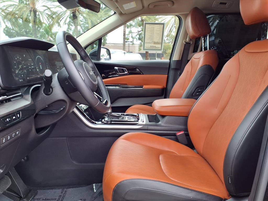 Certified 2024 Kia Carnival SX image 9