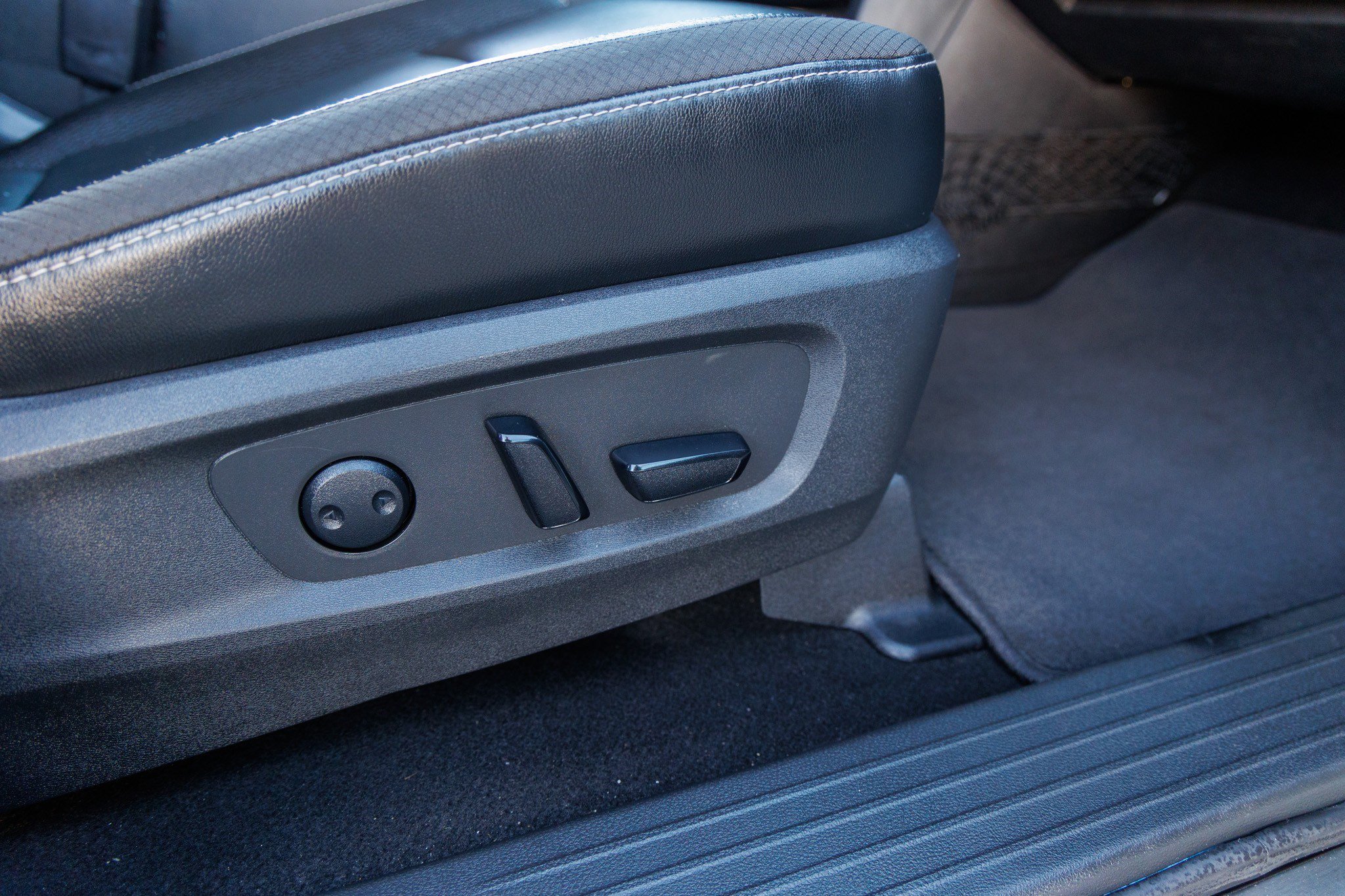 Used 2023 Nissan Pathfinder SL w/ Lighting Package (N92) image 54