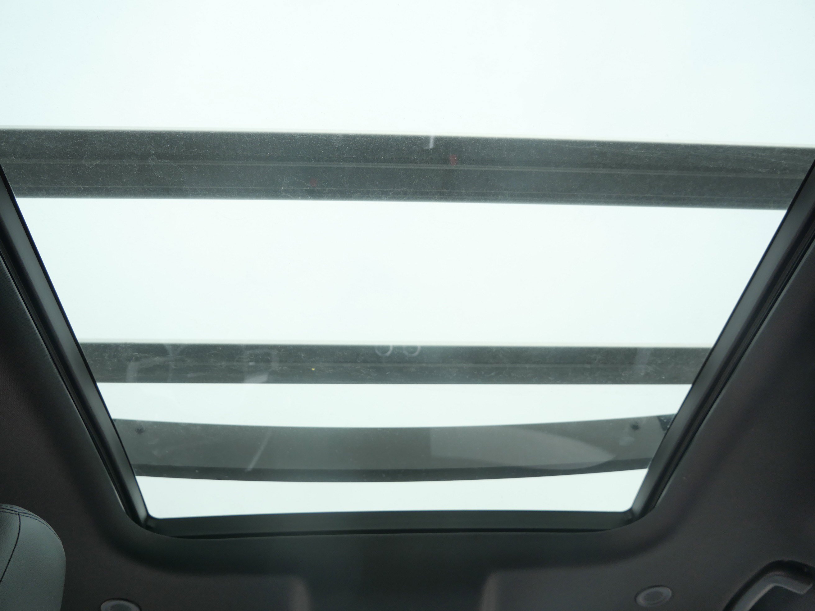 Certified 2023 Land Rover Defender 130 SE image 17