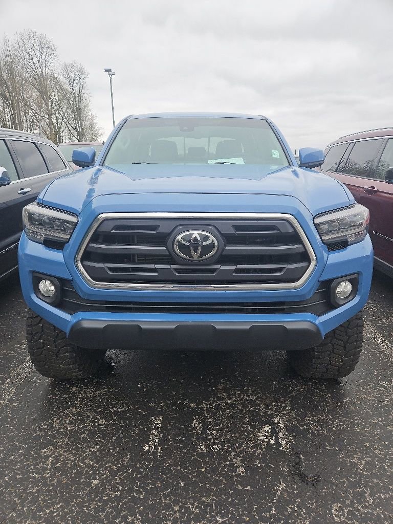 Used 2019 Toyota Tacoma SR5 AWD/4WD image 5