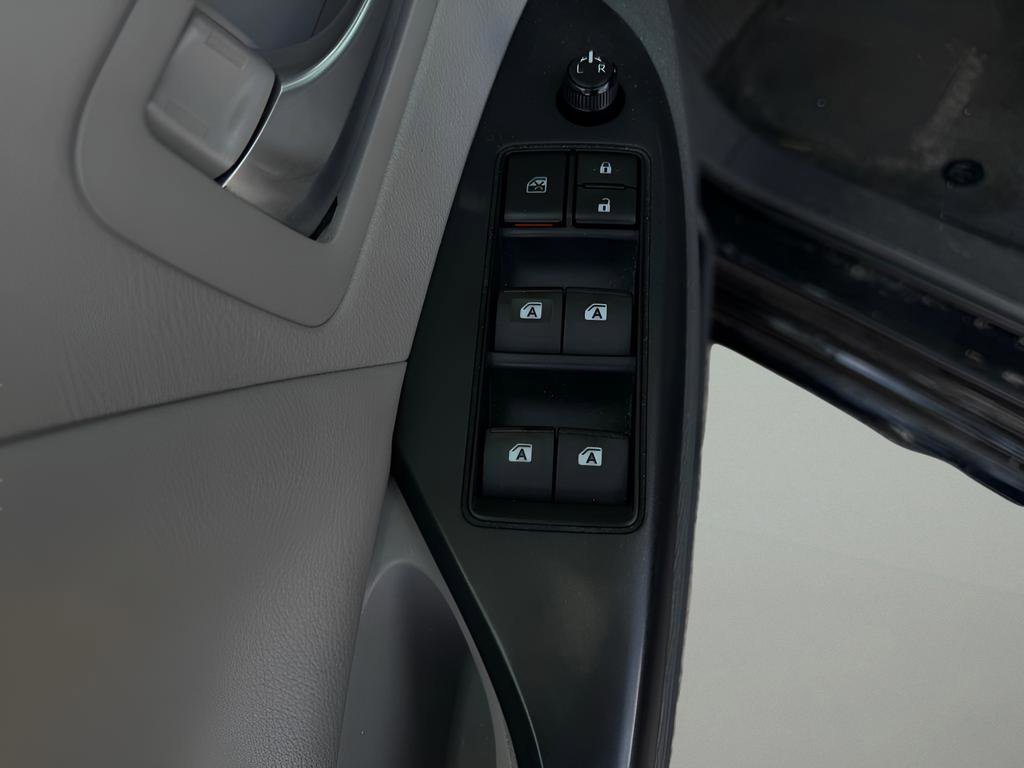 Used 2016 Toyota Sienna LE FWD image 16
