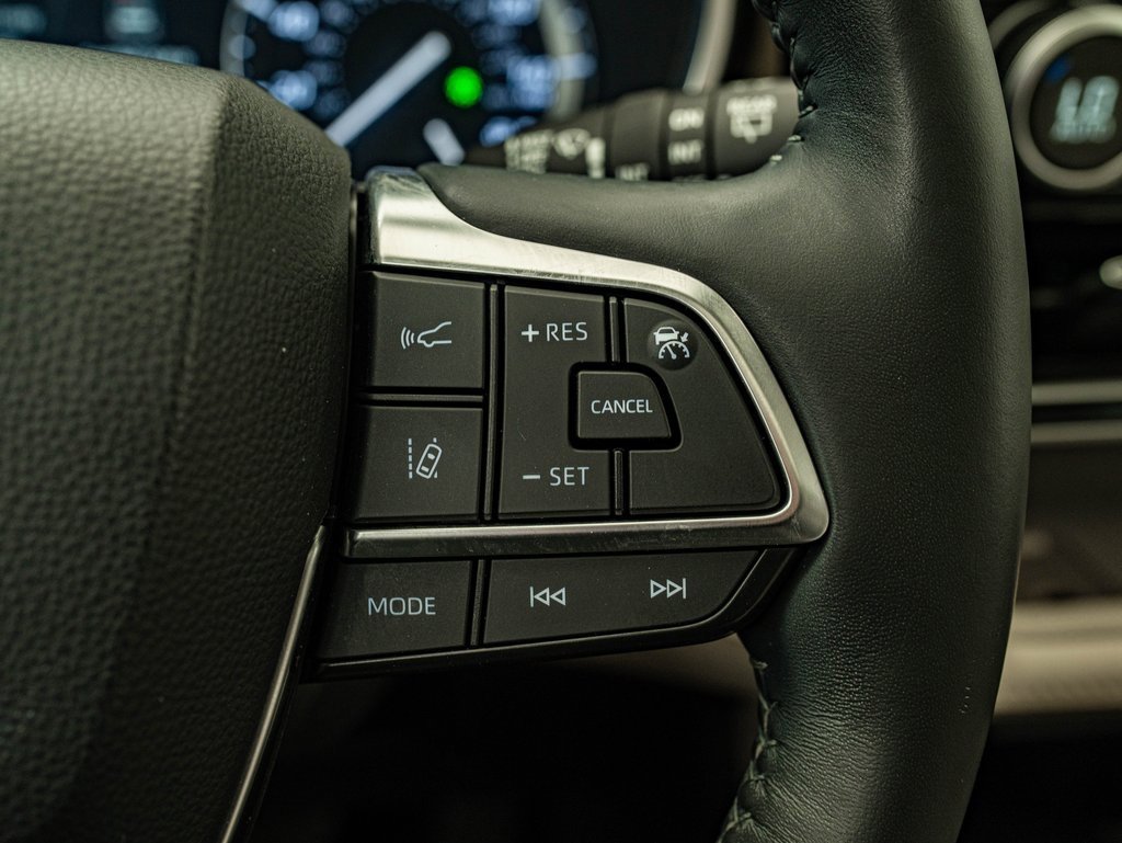 Used 2021 Toyota Highlander Limited image 27