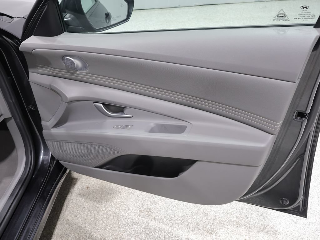 Used 2023 Hyundai Elantra SEL w/ Convenience Package FWD image 24