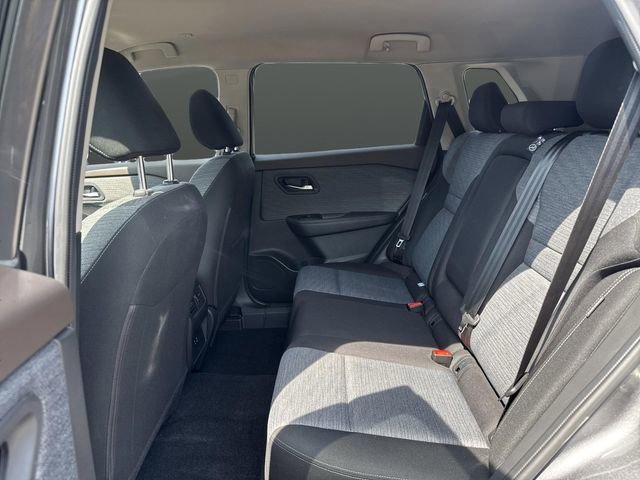 Used 2023 Nissan Rogue SV image 25