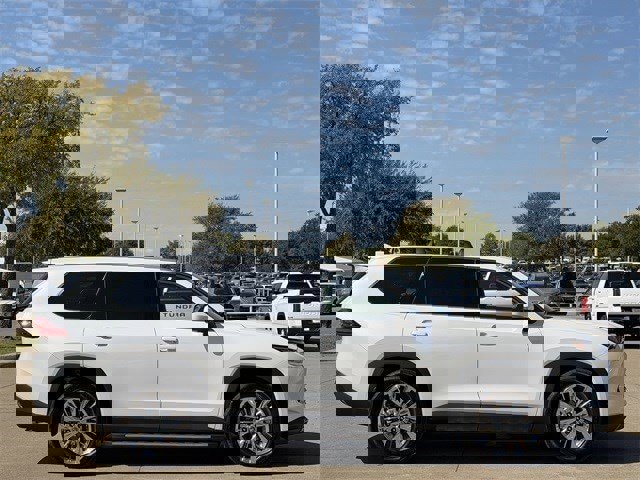 New 2026 Toyota Grand Highlander Platinum image 3