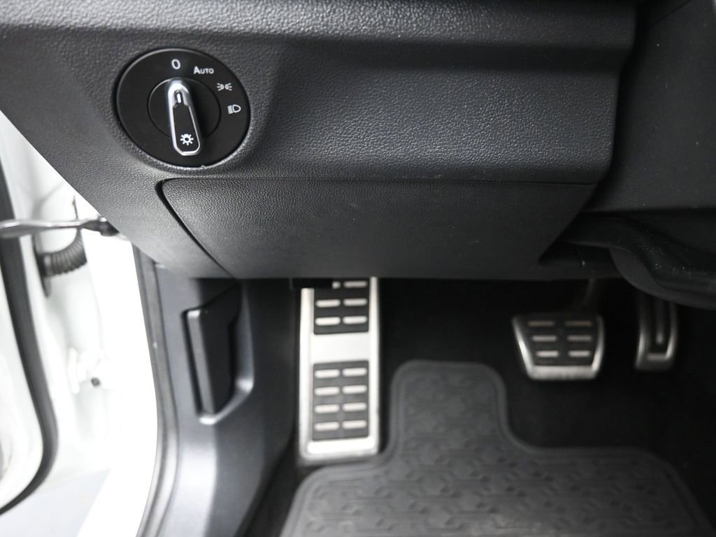 Used 2023 Volkswagen Jetta Sport image 16
