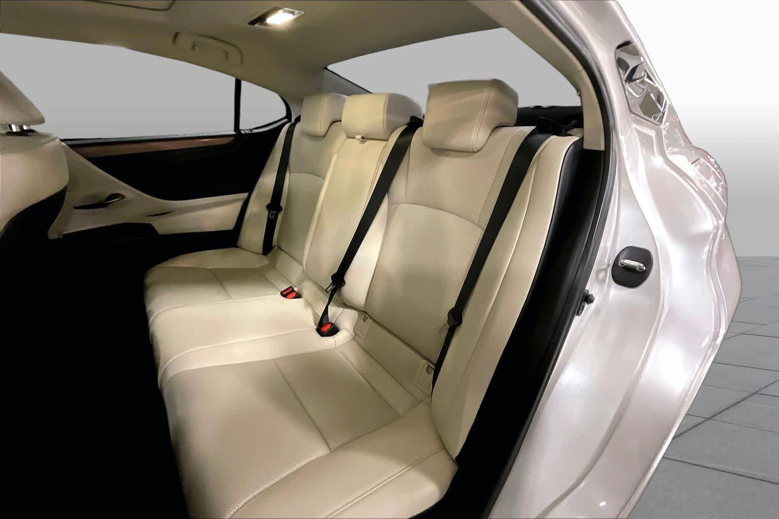 Used 2023 Lexus ES 350 w/ Premium Package FWD image 21