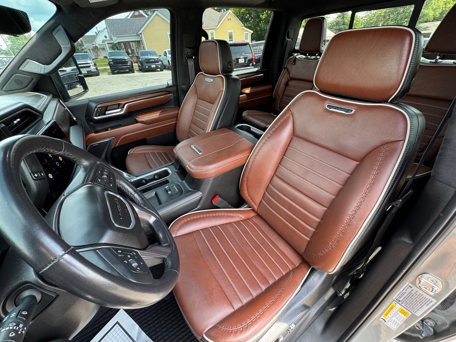 Used 2024 GMC Sierra 3500 Denali Ultimate AWD/4WD image 9