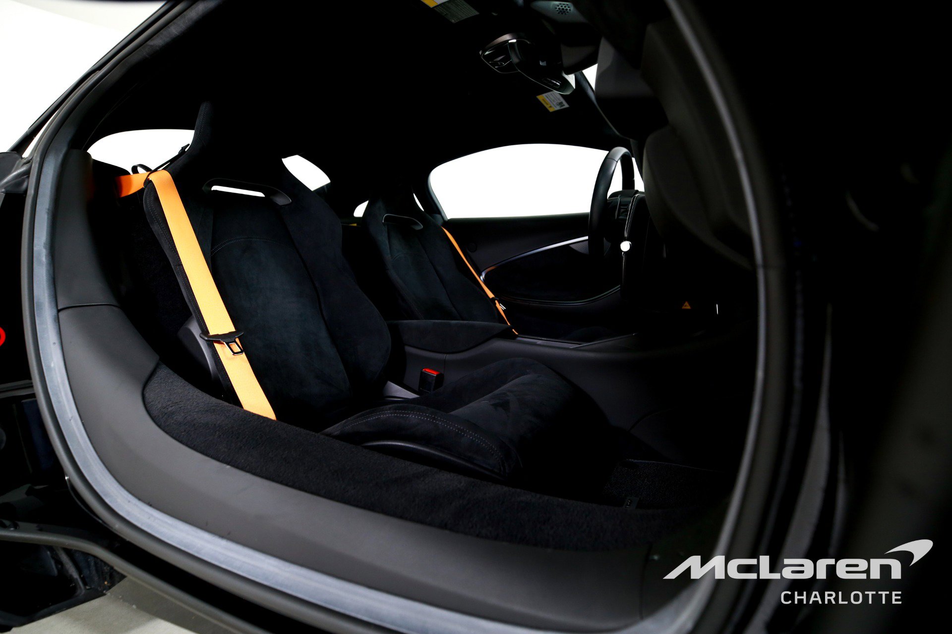 Used 2023 McLaren Artura image 19