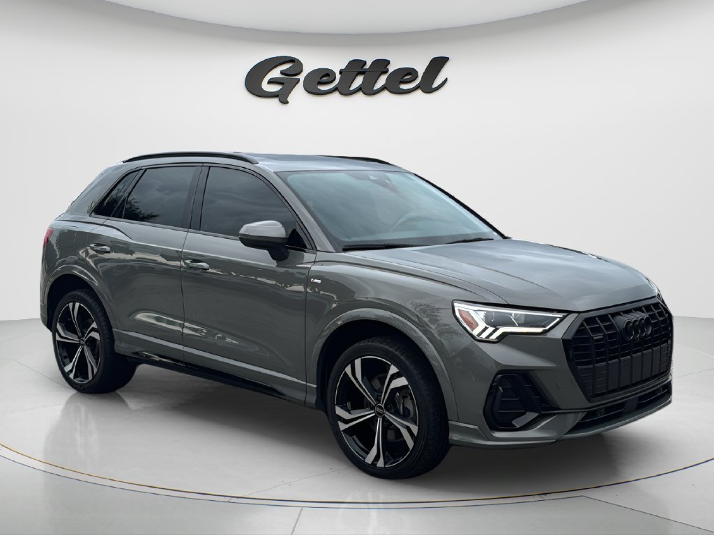 Used 2023 Audi Q3 2.0T Premium Plus w/ Premium Plus Package AWD/4WD image 3