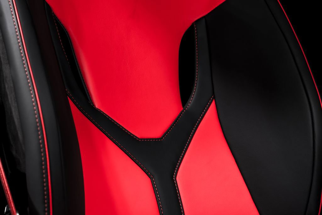 Used 2025 Lamborghini Revuelto image 37