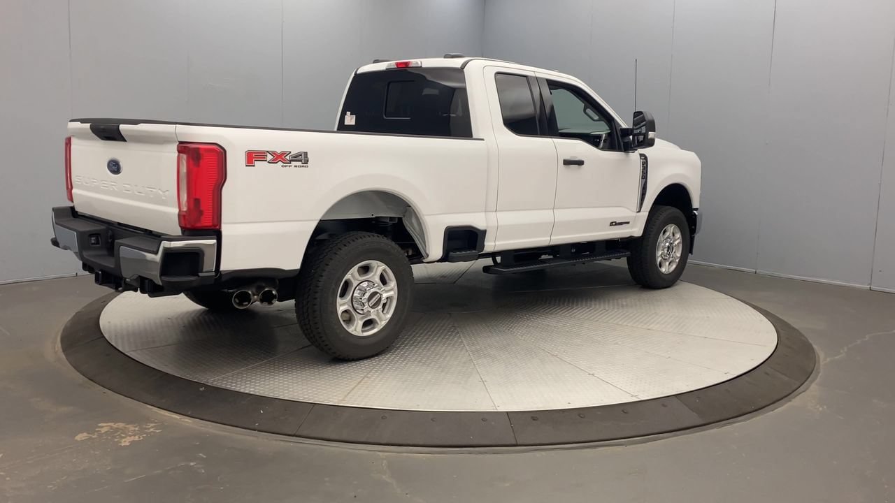 New 2026 Ford F350 XLT w/ FX4 Off-Road Package AWD/4WD image 5