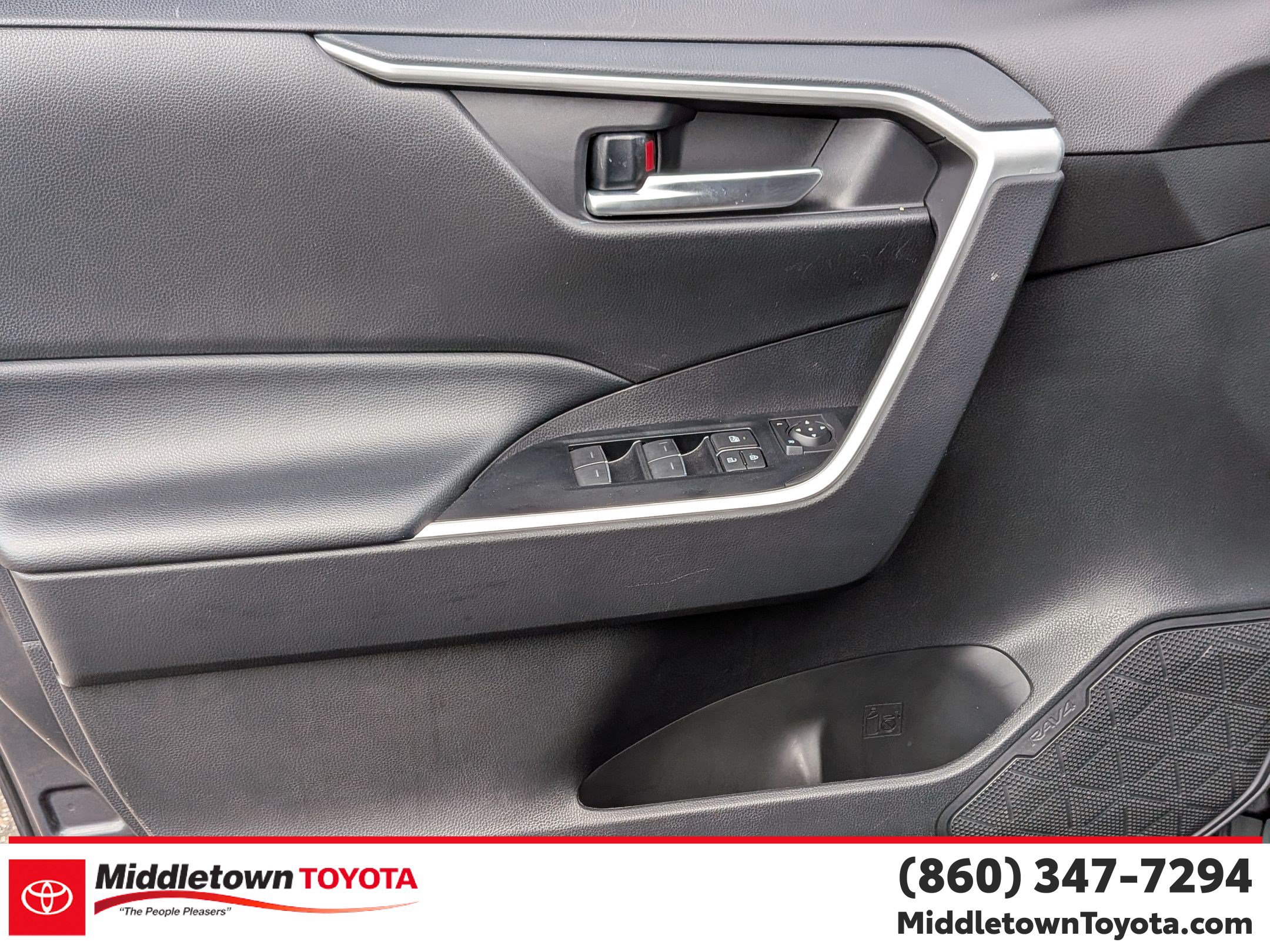 Certified 2025 Toyota RAV4 XLE AWD/4WD image 9