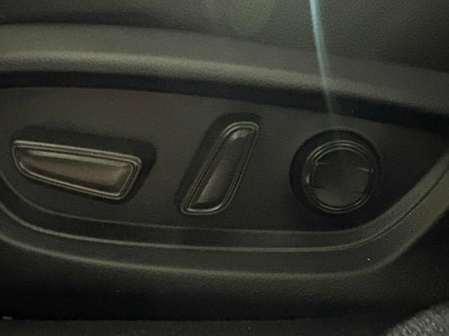 Certified 2025 Toyota Camry SE FWD image 13