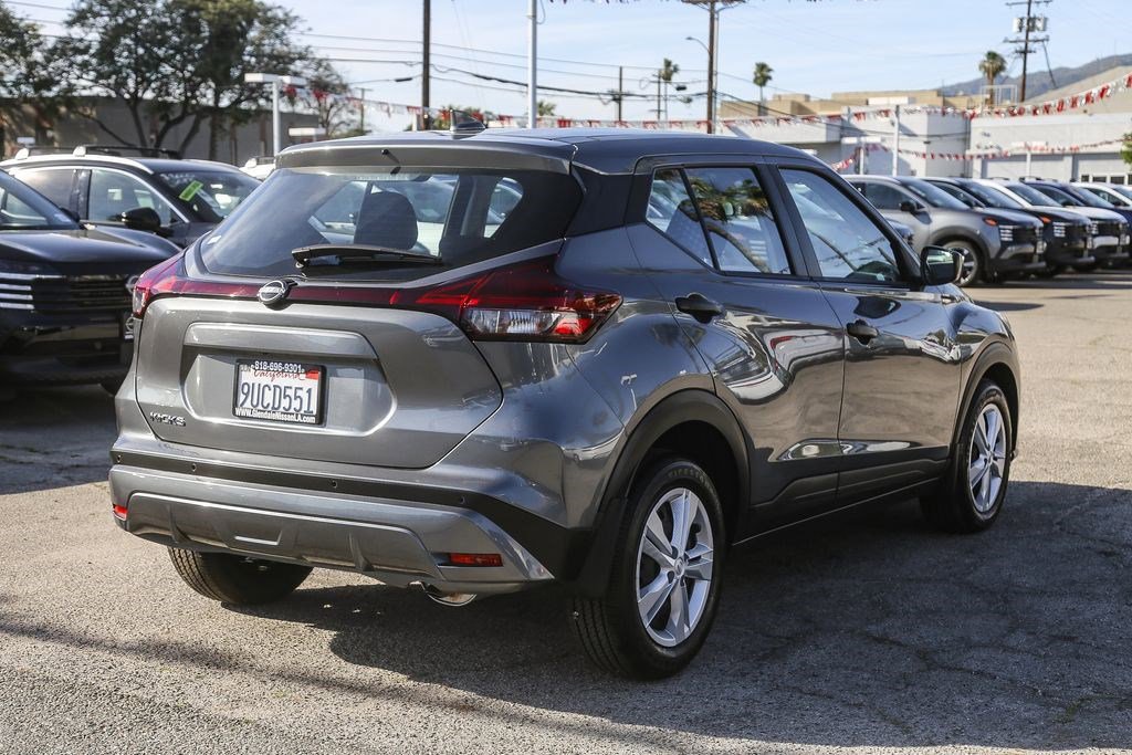 Certified 2025 Nissan Kicks Play S image 8
