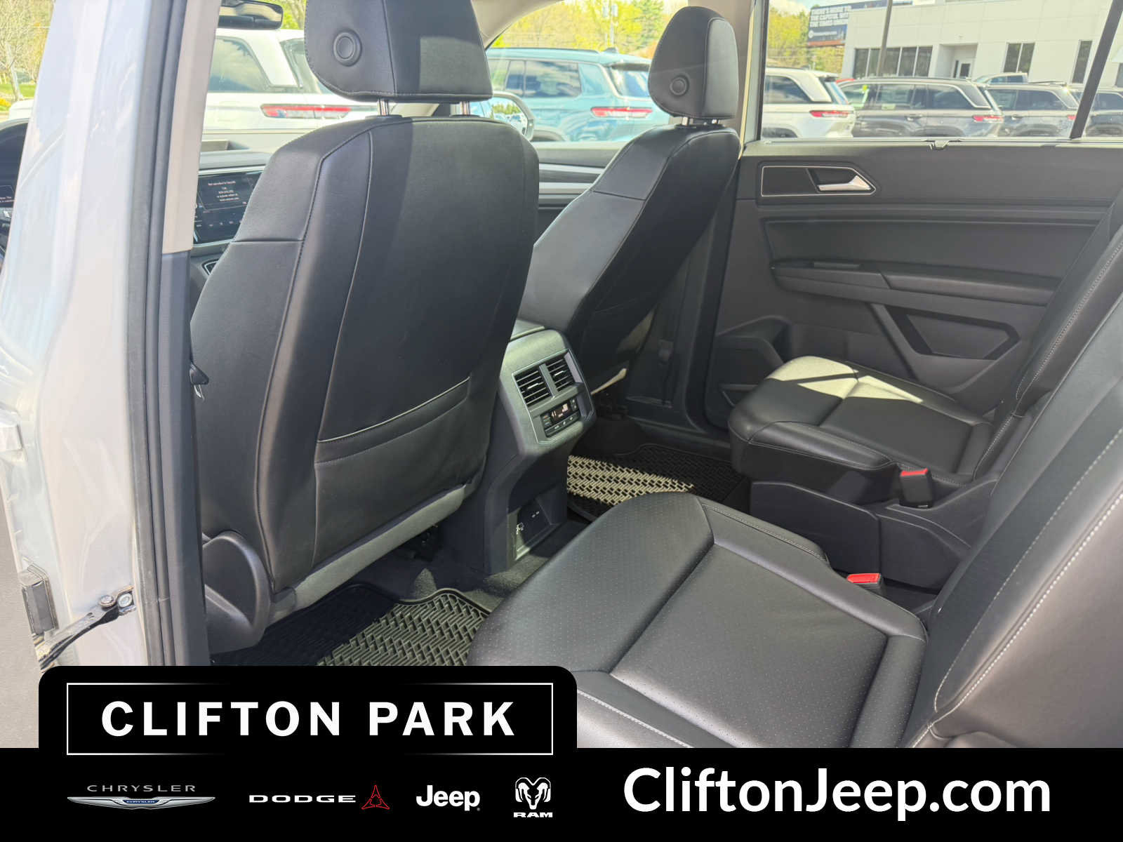 Used 2018 Volkswagen Atlas SEL AWD/4WD image 15