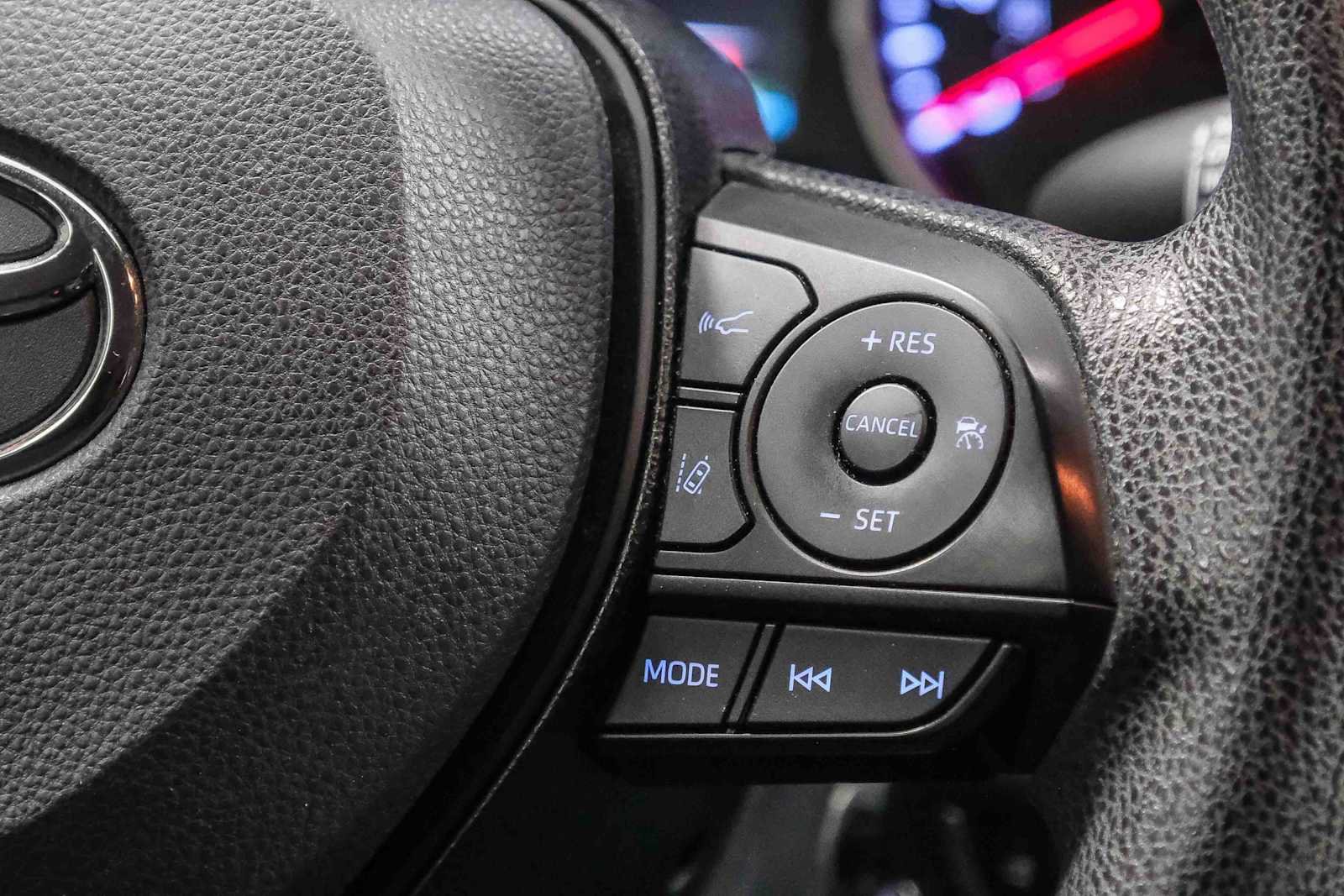Used 2019 Toyota RAV4 LE w/ All Weather Liner Package AWD/4WD image 20